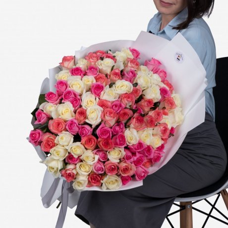 Букет из 101 разноцветной розы 50 см