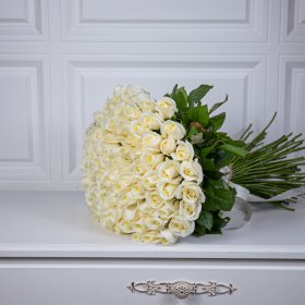 Букет из 101 белой розы Avalanche 50 см