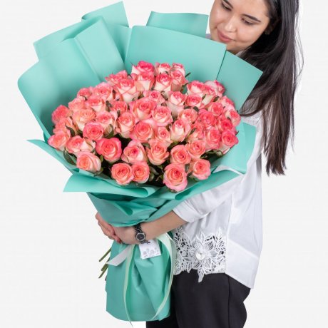 Букет из 51 розовой розы "Jumilia" 80 см