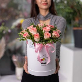 Коробка с розовыми розами "Балерина"