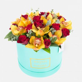 Коробка с розами и орхидеями "Карамель"