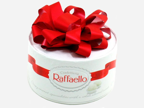 Коробка конфет "Raffaello La Torta" Коробка конфет "Raffaello La Torta"