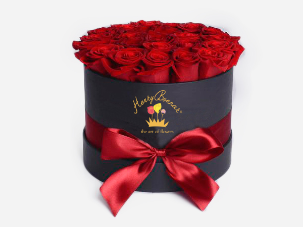 Коробка с розами "Red Paris" Коробка с розами "Red Paris"